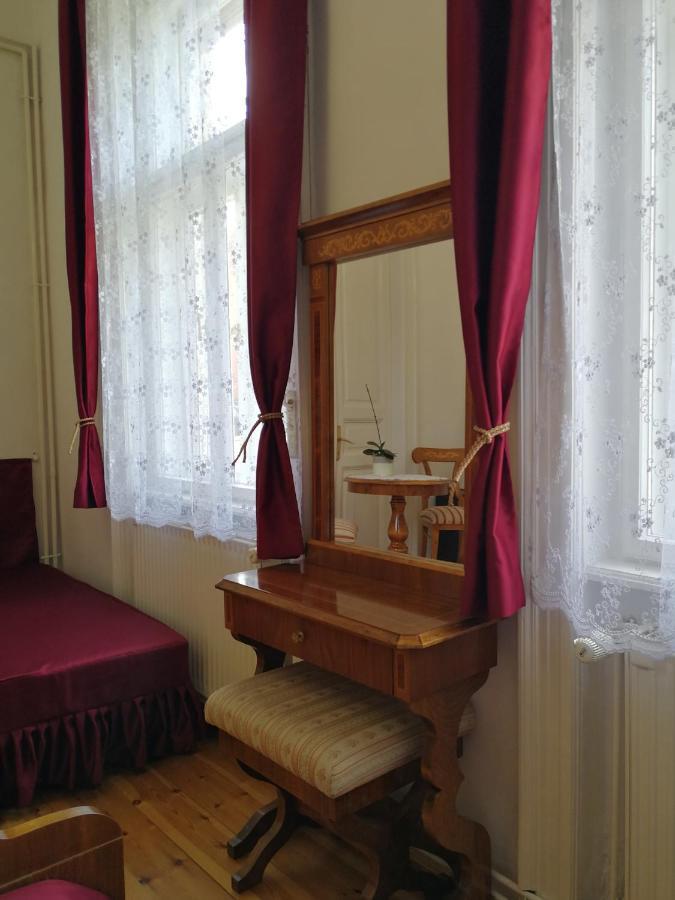 Tulipanvendeghaz Hotel เคสเท ภายนอก รูปภาพ